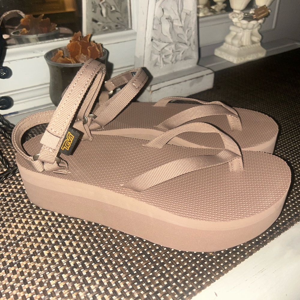Teva Women's Flatform Sandal Slim - Light Brown